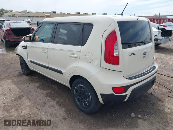 2013 Kia Soul with VIN KNDJT2A56D7488031, listed as a IAAI auction lot 41941283 with 1 mi miles. Bid and sale history available at carsss.com. Image 3.