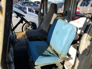 1975 Jeep CJ z VIN DJ5D6103875, wystawiony jako Copart lot #87529415 z przebiegiem 98 767 mil mil oraz Czysty tytuł • Clean title. Historia ofert i sprzedaży dostępna na DreamBid. Obrazek 10.