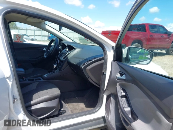 2014 Ford Focus SE with VIN 1FADP3F20EL265892, listed as a IAAI auction lot 41984052 with 86,865 mi miles and . Bid and sale history available at carsss.com. Image 5.