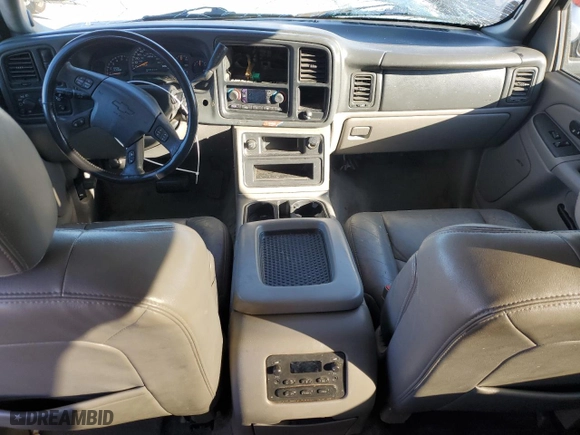2004 Chevrolet Suburban LT with VIN 3GNFK16T84G181756, listed as a Copart auction lot 81849934 with 303,042 mi miles and Clean Title. Bid and sale history available at carsss.com. Image 8.