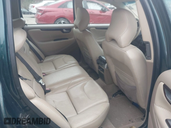 2002 Volvo V70 with VIN YV1SZ58D921077492, listed as a IAAI auction lot 42053894 with 167,887 mi miles and . Bid and sale history available at DreamBid. Image 8.