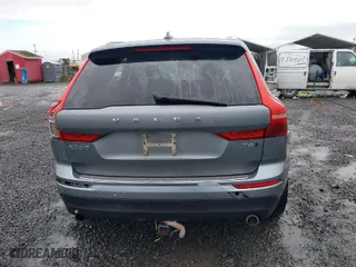 2018 Volvo XC60 Momentum with VIN YV4A22RK3J1093832, listed as a IAAI auction lot 40917553 with 115,056 mi miles. Bid and sale history available at carsss.com. Image 17.
