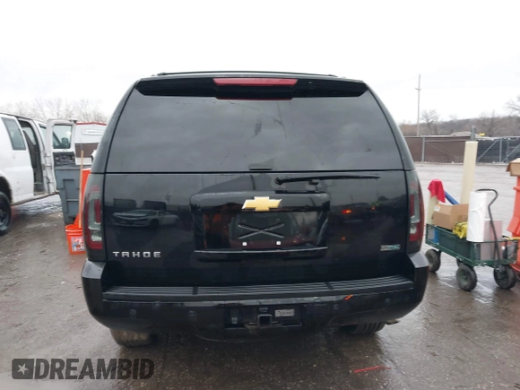 2012 Chevrolet Tahoe LT z VIN 1GNSCBE04CR227932, wystawiony jako IAAI lot #38472865 z przebiegiem 167 457 mil mil oraz . Historia ofert i sprzedaży dostępna na DreamBid. Obrazek 17.