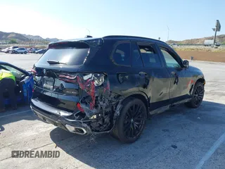 2025 BMW X5 xDrive40i z VIN 5UX23EU00S9Y71257, wystawiony jako IAAI lot #41354387 z przebiegiem Nie podano mil oraz . Historia ofert i sprzedaży dostępna na DreamBid. Obrazek 4.