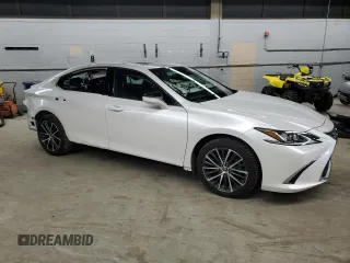 2023 Lexus ES 350 z VIN 58ADZ1B14PU155063, wystawiony jako Copart lot #52016405 z przebiegiem 25 495 mil mil oraz Szkoda całkowita • Salvage title. Historia ofert i sprzedaży dostępna na DreamBid. Obrazek 4.