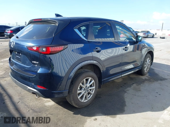 2025 Mazda CX-5 2.5 S Preferred Package with VIN JM3KFBCL0S0592986, listed as a IAAI auction lot 41721362 with 972 mi miles. Bid and sale history available at carsss.com. Image 4.