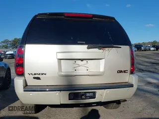 2013 GMC Yukon Denali with VIN 1GKS1EEF0DR121701, listed as a IAAI auction lot 41814818 with 137,177 mi miles. Bid and sale history available at carsss.com. Image 16.
