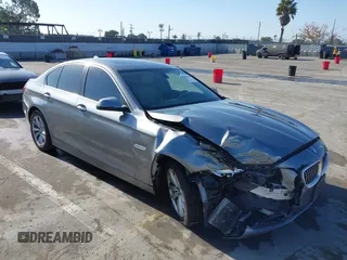 2016 BMW 5 Series 528i z VIN WBA5A5C57GG353843, wystawiony jako IAAI lot #42281208 z przebiegiem 85 694 mil mil oraz . Historia ofert i sprzedaży dostępna na DreamBid. Obrazek 1.
