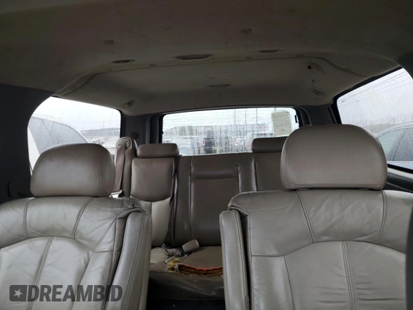 2002 Chevrolet Suburban LT with VIN 3GNEC16T12G241527, listed as a Copart auction lot 86607204 with 250,363 mi miles and Clean Title. Bid and sale history available at carsss.com. Image 10.