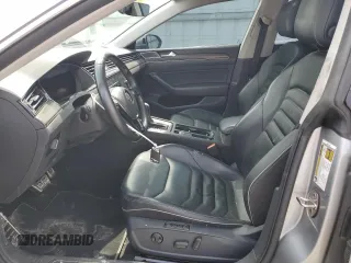 2019 Volkswagen Arteon z VIN WVWDR7AN8KE025650, wystawiony jako Copart lot #55305755 z przebiegiem 69 295 mil mil oraz Szkody całkowita. Historia ofert i sprzedaży dostępna na DreamBid. Obrazek 7.