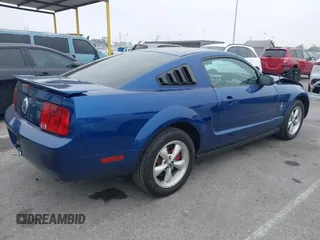 2007 Ford Mustang Deluxe with VIN 1ZVHT80N275215068, listed as a IAAI auction lot 41866367 with 174,791 mi miles. Bid and sale history available at carsss.com. Image 4.
