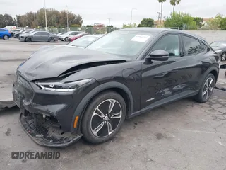 2022 Ford Mustang Mach-E Select z VIN 3FMTK1RM3NMA25588, wystawiony jako IAAI lot #42181256 z przebiegiem 44 753 mil mil oraz . Historia ofert i sprzedaży dostępna na DreamBid. Obrazek 20.