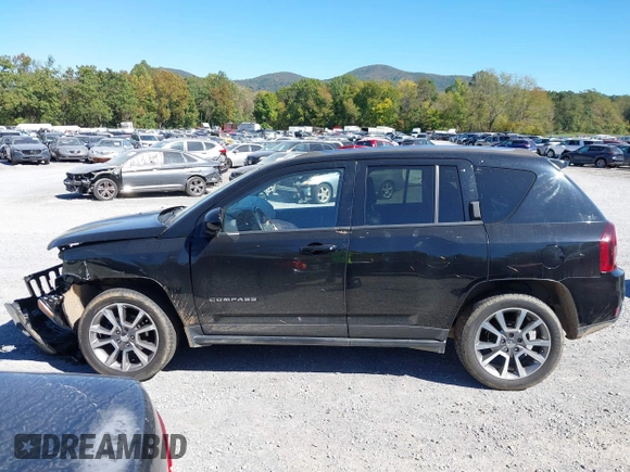 2016 Jeep Compass Latitude with VIN 1C4NJDEB5GD753210, listed as a IAAI auction lot 40530185 with 87,045 mi miles. Bid and sale history available at carsss.com. Image 15.