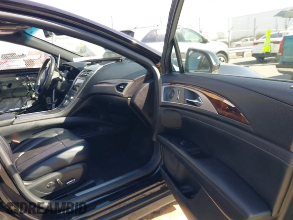 2019 Lincoln MKZ Reserve II z VIN 3LN6L5E94KR610634, wystawiony jako IAAI lot #41599828 z przebiegiem 73 529 mil mil oraz . Historia ofert i sprzedaży dostępna na DreamBid. Obrazek 5.
