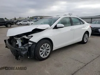 2015 Toyota Camry XLE with VIN 4T4BF1FK2FR474122, listed as a Copart auction lot 46443185 with 48,560 mi miles and Salvage Title. Bid and sale history available at carsss.com. Image 1.