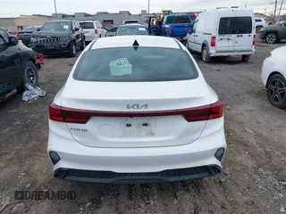 2023 Kia Forte LXS z VIN 3KPF24AD9PE657457, wystawiony jako IAAI lot #42242569 z przebiegiem 11 250 mil mil oraz . Historia ofert i sprzedaży dostępna na DreamBid. Obrazek 16.