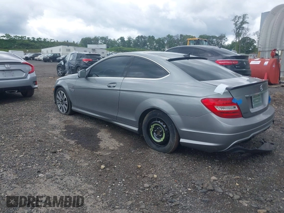 2012 Mercedes-Benz C 250 с VIN WDDGJ4HB5CF745892, выставлен на аукционе IAAI как лот 42347608 с пробегом 109 677 миль миль и . История ставок и продаж доступна на DreamBid. Изображение 3.