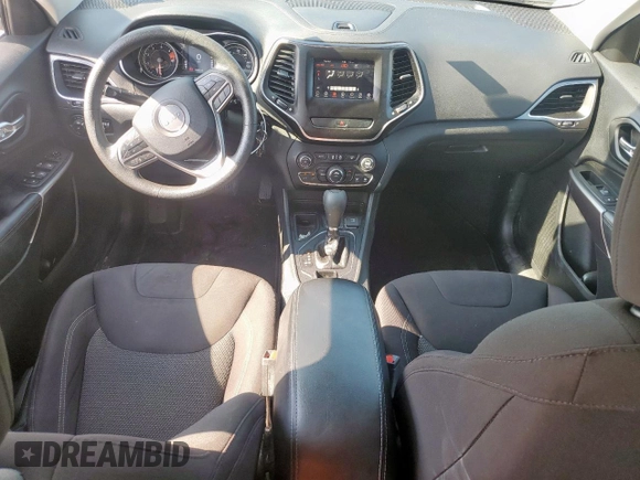2019 Jeep Cherokee Latitude z VIN 1C4PJLCB7KD332961, wystawiony jako Copart lot #60554635 z przebiegiem 56 024 mil mil oraz Szkoda całkowita • Salvage title. Historia ofert i sprzedaży dostępna na DreamBid. Obrazek 8.