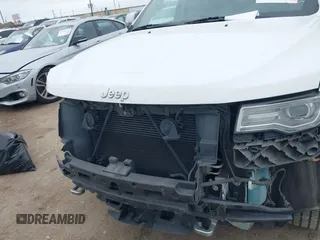2014 Jeep Grand Cherokee Overland with VIN 1C4RJECG3EC266659, listed as a IAAI auction lot 41363419 with 142,896 mi miles. Bid and sale history available at carsss.com. Image 13.