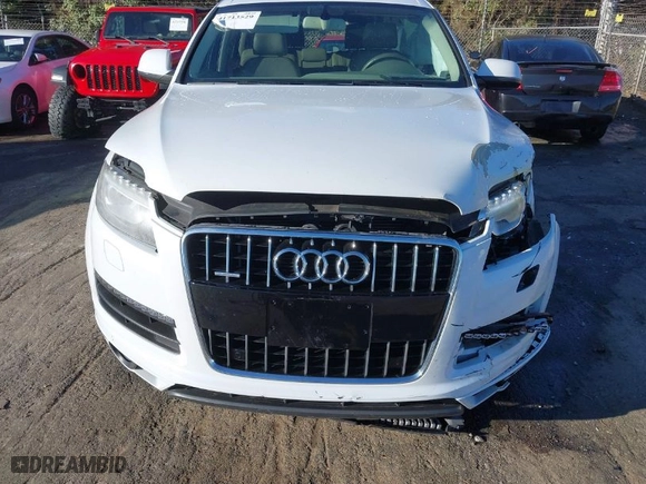 2014 Audi Q7 3.0T Premium Plus with VIN WA1LGAFE8ED019231, listed as a IAAI auction lot 41713529 with 126,147 mi miles. Bid and sale history available at carsss.com. Image 18.