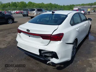 2021 Kia Forte LXS z VIN 3KPF24ADXME385870, wystawiony jako IAAI lot #42077211 z przebiegiem 120 278 mil mil oraz . Historia ofert i sprzedaży dostępna na DreamBid. Obrazek 6.
