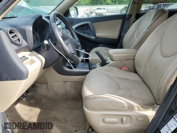 2010 Toyota RAV4 Limited z VIN 2T3DK4DV8AW016887, wystawiony jako Copart lot #59012315 z przebiegiem 187 773 mil mil oraz Szkoda całkowita • Salvage title. Historia ofert i sprzedaży dostępna na DreamBid. Obrazek 7.