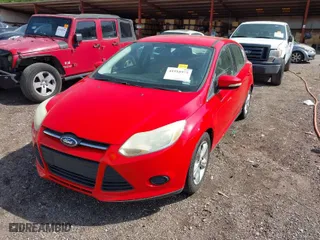 2014 Ford Focus SE with VIN 1FADP3K25EL230853, listed as a IAAI auction lot 41918975 with 147,268 mi miles. Bid and sale history available at carsss.com. Image 2.