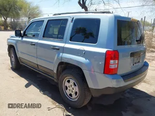 2013 Jeep Patriot Sport with VIN 1C4NJPBA5DD186974, listed as a IAAI auction lot 41900552 with 127,717 mi miles. Bid and sale history available at carsss.com. Image 3.