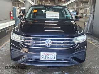 2024 Volkswagen Tiguan SE with VIN 3VV3B7AX8RM076346, listed as a IAAI auction lot 42734323 with 29,573 mi miles and . Bid and sale history available at DreamBid. Image 2.