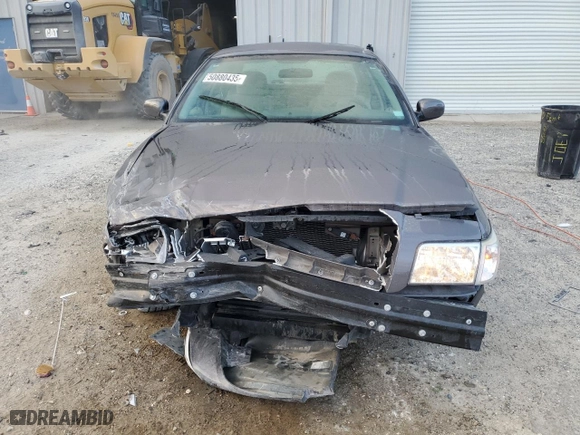 2007 Mercury Grand Marquis GS with VIN 2MEFM74V07X633931, listed as a Copart auction lot 50880435 with 26,860 mi miles and Non Repairable. Bid and sale history available at carsss.com. Image 5.