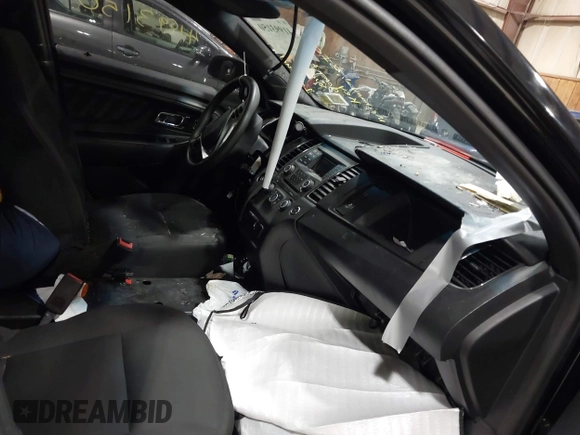 2015 Ford Police Interceptor с VIN 1FAHP2MK1FG188992, выставлен на аукционе IAAI как лот 41993150 с пробегом 39 930 миль миль и . История ставок и продаж доступна на DreamBid. Изображение 5.
