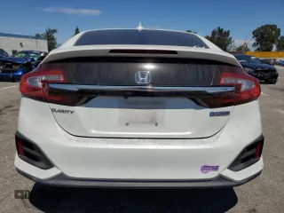 2019 Honda Clarity Plug-In Hybrid with VIN JHMZC5F18KC003210, listed as a Copart auction lot 68538854 with 104,229 mi miles and Salvage Title. Bid and sale history available at carsss.com. Image 6.