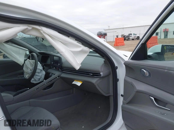 2024 Hyundai Elantra SE with VIN KMHLL4DG2RU786744, listed as a IAAI auction lot 41510735 with 8,221 mi miles and . Bid and sale history available at DreamBid. Image 5.