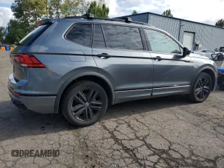 2022 Volkswagen Tiguan SE R-Line Black z VIN 3VV8B7AX9NM041704, wystawiony jako Copart lot #56583275 z przebiegiem 42 996 mil mil oraz Szkoda całkowita • Salvage title. Historia ofert i sprzedaży dostępna na DreamBid. Obrazek 3.