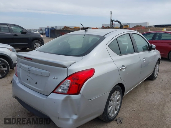 2019 Nissan Versa SV z VIN 3N1CN7AP9KL838989, wystawiony jako IAAI lot #41783881 z przebiegiem 78 934 mil mil oraz . Historia ofert i sprzedaży dostępna na DreamBid. Obrazek 4.