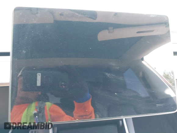 2020 Tesla Model 3 Long Range z VIN 5YJ3E1EB3LF621348, wystawiony jako IAAI lot #42121895 z przebiegiem Nie podano mil oraz . Historia ofert i sprzedaży dostępna na DreamBid. Obrazek 17.