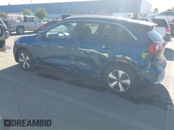2017 Kia Niro LX with VIN KNDCB3LCXH5075222, listed as a IAAI auction lot 41526017 with 114,309 mi miles. Bid and sale history available at carsss.com. Image 3.