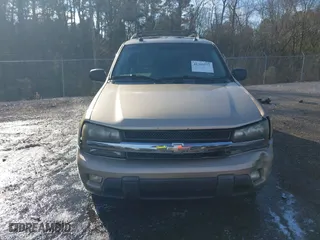 2005 Chevrolet TrailBlazer LS with VIN 1GNES16S356113516, listed as a IAAI auction lot 41395577 with 267,799 mi miles. Bid and sale history available at carsss.com. Image 12.