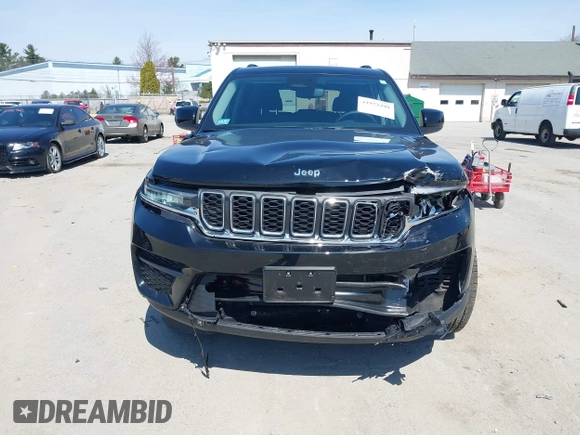 2024 Jeep Grand Cherokee Laredo z VIN 1C4RJHAG3RC697996, wystawiony jako IAAI lot #41973399 z przebiegiem 14 680 mil mil oraz . Historia ofert i sprzedaży dostępna na DreamBid. Obrazek 12.
