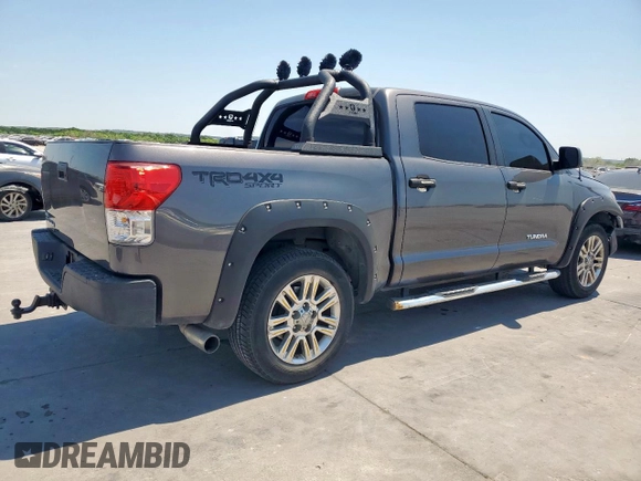 2013 Toyota Tundra z VIN 5TFEM5F16DX055332, wystawiony jako Copart lot #53103615 z przebiegiem 155 542 mil mil oraz Szkoda całkowita • Salvage title. Historia ofert i sprzedaży dostępna na DreamBid. Obrazek 3.