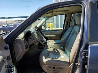 2002 Mercury Mountaineer z VIN 4M2ZU86E22ZJ31341, wystawiony jako Copart lot #73288364 z przebiegiem Nie podano mil oraz Szkody całkowita. Historia ofert i sprzedaży dostępna na DreamBid. Obrazek 7.
