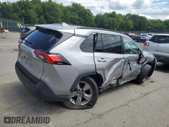 2022 Toyota RAV4 XLE with VIN 2T3P1RFV0NW271422, listed as a Copart auction lot 62839795 with Not provided miles and Salvage title. Bid and sale history available at DreamBid. Image 3.