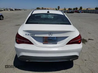 2019 Mercedes-Benz CLA 250 z VIN WDDSJ4EB8KN744108, wystawiony jako Copart lot #61002865 z przebiegiem 87 522 mil mil oraz Szkoda całkowita • Salvage title. Historia ofert i sprzedaży dostępna na DreamBid. Obrazek 6.