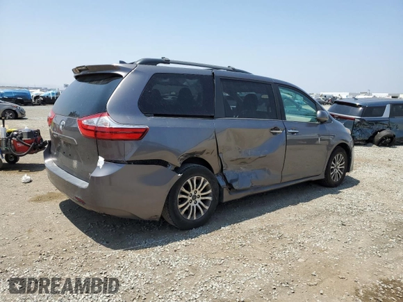 2018 Toyota Sienna XLE Auto Access Seat with VIN 5TDYZ3DC2JS915820, listed as a Copart auction lot 62130445 with 146,607 mi miles and Salvage title. Bid and sale history available at DreamBid. Image 3.
