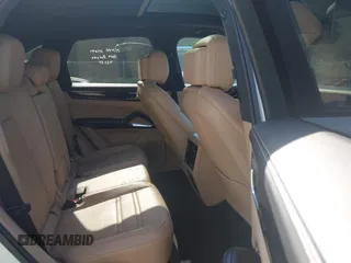 2019 Porsche Cayenne Turbo z VIN WP1AF2AY1KDA80728, wystawiony jako IAAI lot #42262855 z przebiegiem 89 898 mil mil oraz . Historia ofert i sprzedaży dostępna na DreamBid. Obrazek 8.
