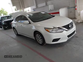 2018 Nissan Altima 2.5 SR with VIN 1N4AL3AP3JC271567, listed as a IAAI auction lot 42112649 with 70,500 mi miles. Bid and sale history available at carsss.com. Image 1.