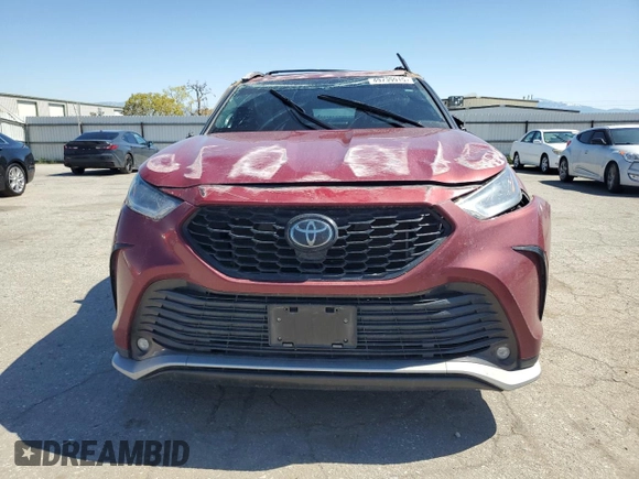 2022 Toyota Highlander XSE with VIN 5TDJZRAH3NS125517, listed as a Copart auction lot 49739915 with 48,941 mi miles and Salvage title. Bid and sale history available at DreamBid. Image 5.