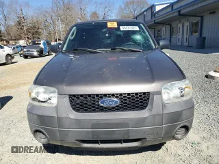 2005 Ford Escape XLS Value с VIN 1FMYU92Z75KB68457, выставлен на аукционе Copart как лот 46427005 с пробегом 144 278 миль миль и Списание • Salvage title. История ставок и продаж доступна на DreamBid. Изображение 5.