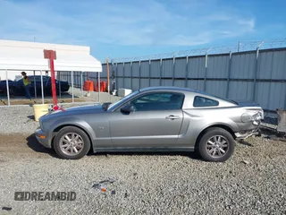 2009 Ford Mustang with VIN 1ZVHT80N495114004, listed as a IAAI auction lot 42518913 with 184,030 mi miles and . Bid and sale history available at DreamBid. Image 15.