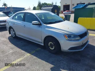 2013 Volkswagen Jetta TDI w/Premium с VIN 3VWLL7AJ0DM385077, выставлен на аукционе IAAI как лот 42322406 с пробегом 63 428 миль миль и . История ставок и продаж доступна на DreamBid. Изображение 1.